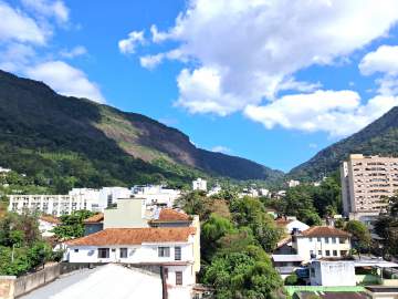 Oportunidade - SALA/QUARTO REFORMADO, COM VAGA, VAZIO, PORTARIA 24 HS, VISTA LIVRE!! - JBT15111