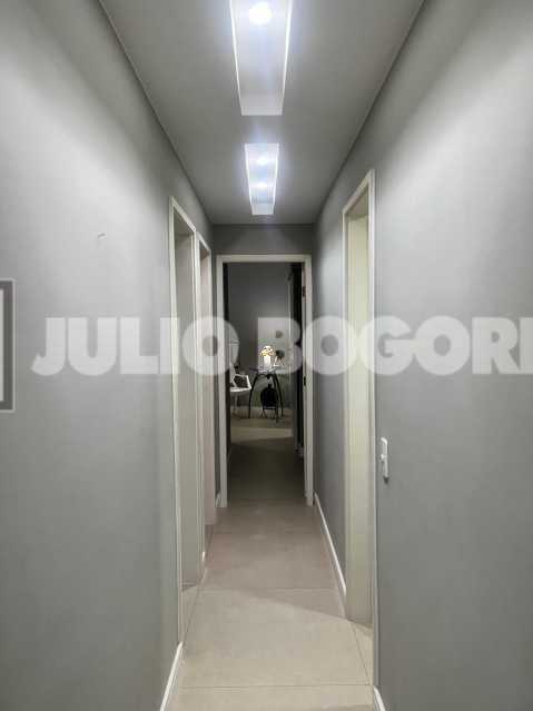 CORREDOR. - 8