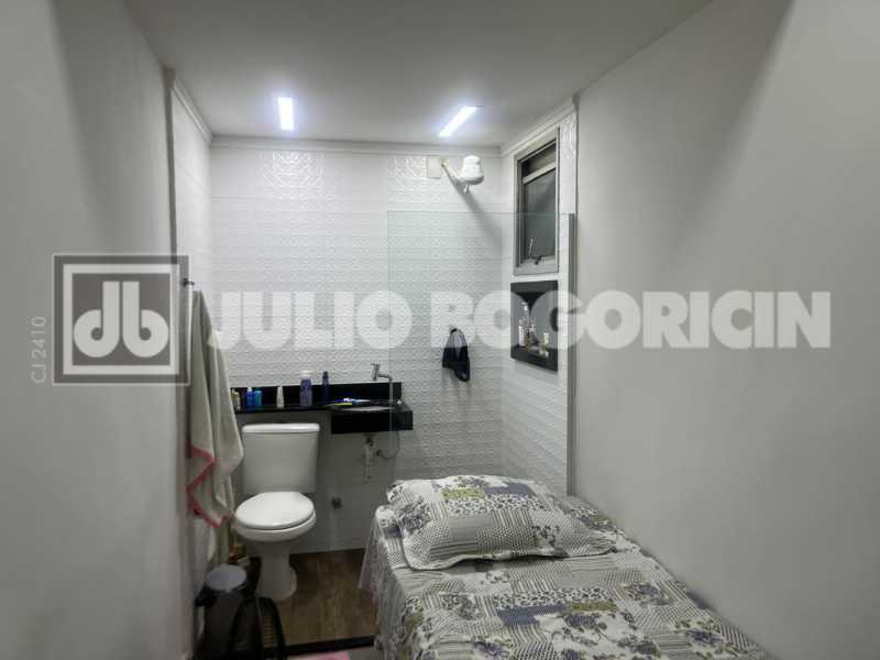 QUARTO DE EMPREGADA . - 14