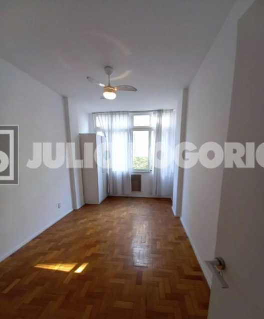 Conheça WhatsApp Image 2024-08-26 at 1 do imóvel - Copacabana 3 quartos vaga posto 5 frente portaria 24hs - JBC303677 - 2 WhatsApp Image 2024-08-26 at 1 - 2