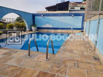 Ilha do Governador - Jardim Guanabara - VENDA - Casa Duplex - 4 Quartos (Suíte) - Dependências - Churrasqueira - Piscina - Área Gourmet - 2 Vagas de Garagem - Julio Bogoricin - JBI61382