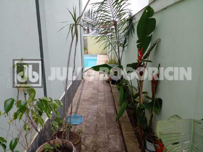 WhatsApp Image 2025-11-07 at 1 - 5