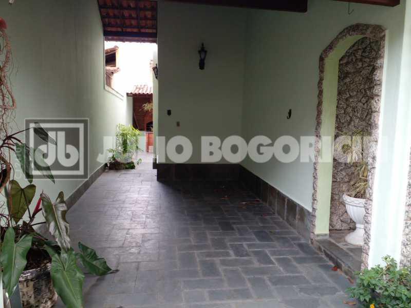 WhatsApp Image 2025-11-07 at 1 - 4