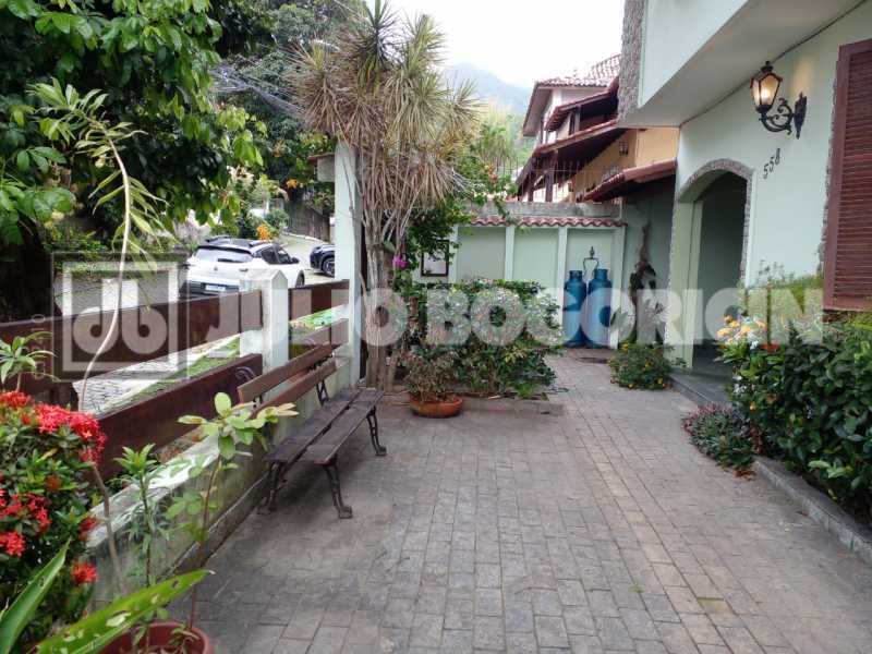 WhatsApp Image 2025-11-07 at 1 - 2