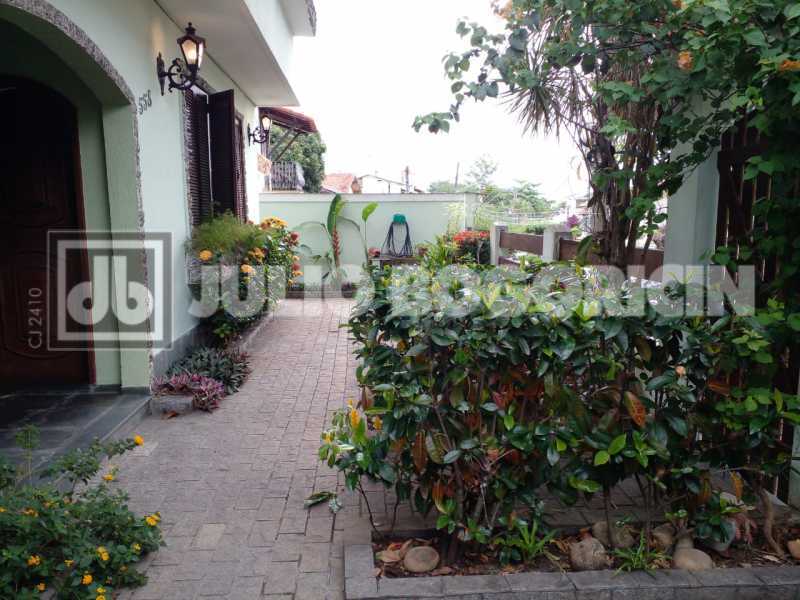 WhatsApp Image 2025-11-07 at 1 - 3