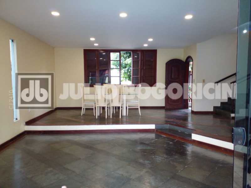 WhatsApp Image 2025-11-07 at 1 - 7