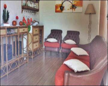 Oportunidade - Julio Bogoricin Vende no Méier - Casa Linear de Rua, Sala, 2 Quartos, Garagem, Jardim, Quintal e Churrasqueira - JBM606112