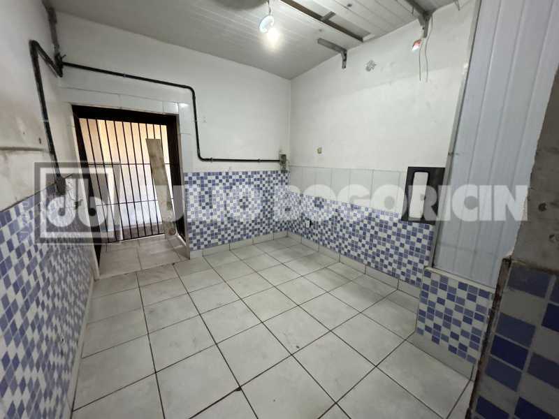 AR FOTO 12. - 12