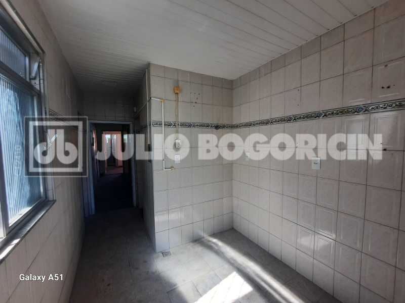 AR FOTO 28. - 27