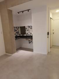 Imperdível - CENTRO - RUA RIACHUELO - TODO REFORMADO - CONJUGADO DIVIDIDO SALA E QUARTO - COZINHA AMERICANA - ISENTO DE IPTU - JBF16493