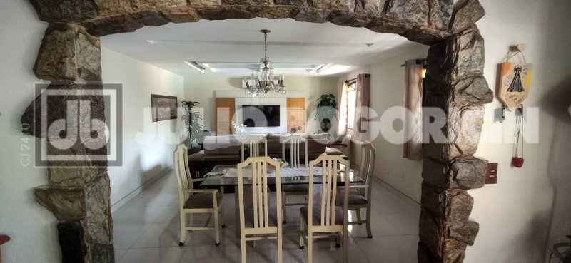 RUA LAGOA GRANDE R1 8 - 11