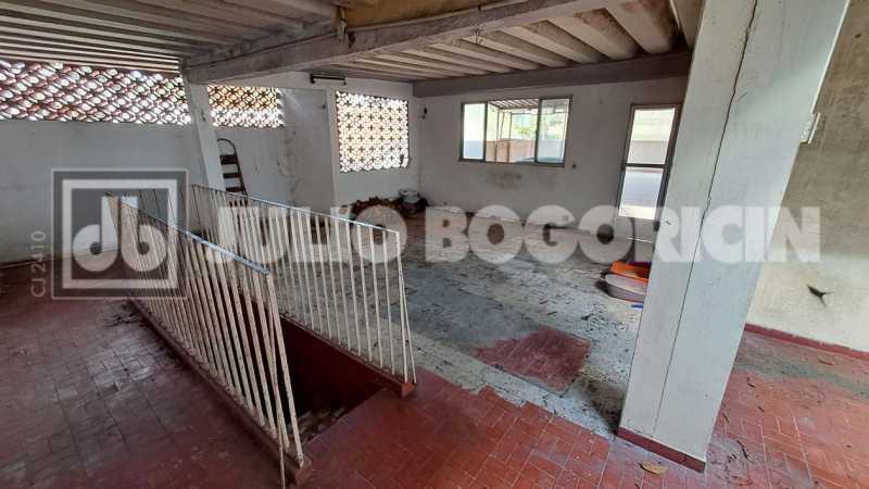 Conheça 23apartamentotipocasamuiatucaj do imóvel - Ilha do Governador - Jardim Carioca - VENDA - Apartamento - 4 Quartos (Suíte) - Closet - Dependências - Terraço - Vaga de Garagem - Julio Bogoricin - JBI40963 - 23 23apartamentotipocasamuiatucaj - 23