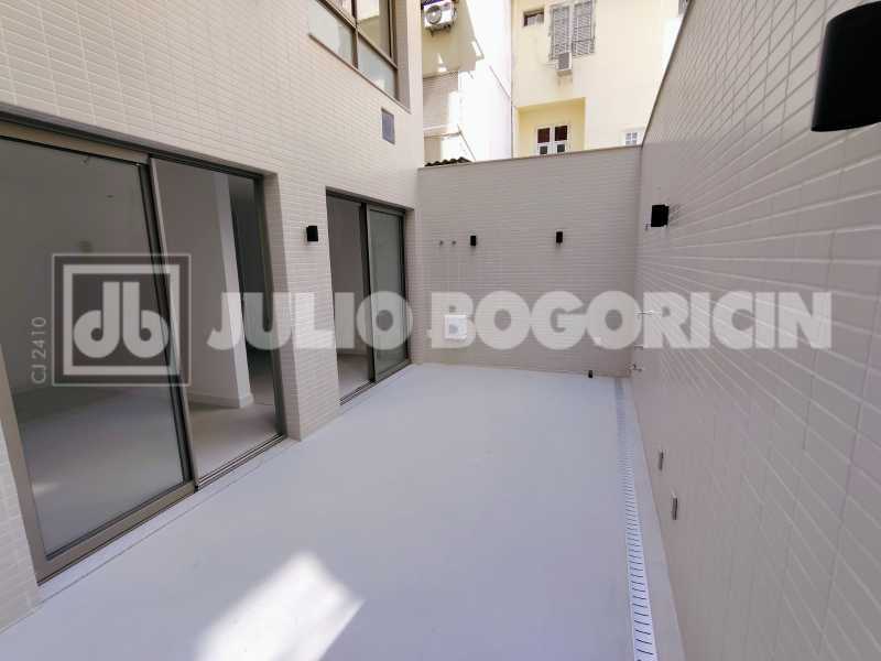 09LeblonJoaoLiraPrimeiraLocaca - 2