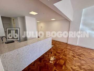 Imperdível - Rua Marques de Abrantes, colado com o metro Flamengo , apartamento todo reformado, 3 quartos(suite), fundos, andar alto, vazio, oportunidade!!!!! - JBF37659