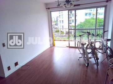 Ótima localização - Pechincha 2 quartos com dependencia completa varandão! Vale a visita! - JBJ203707
