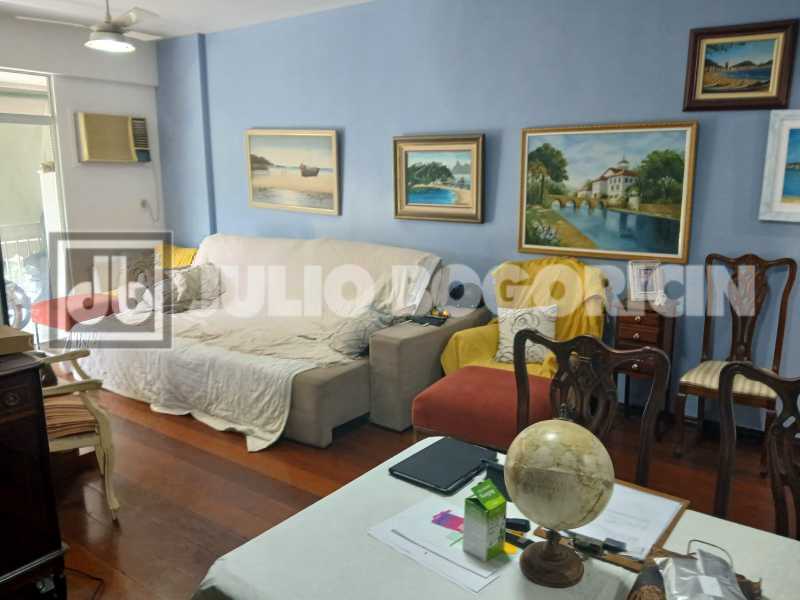SALA222. - 7