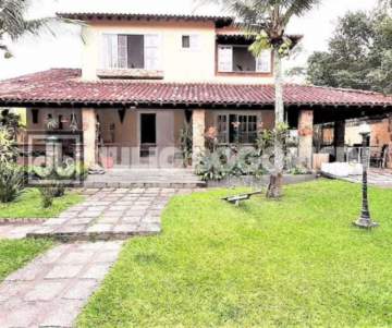 Oportunidade - Casa Linear no Condomínio Village Marapendi Barra da Tijuca 5 quartos (3 suítes) - JBB67209