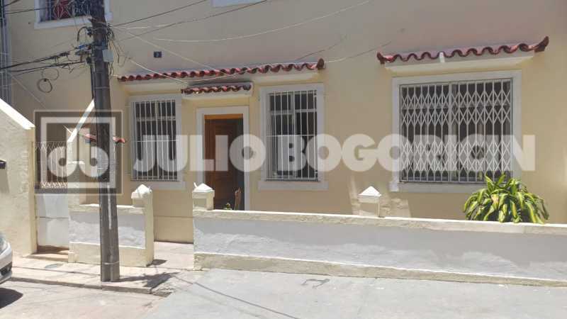 Fachada . - 1