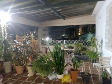 Excelente oportunidade- 2 Casas -`A Venda- Varanda- Quintal- Vaga de garagem! - JBM608034