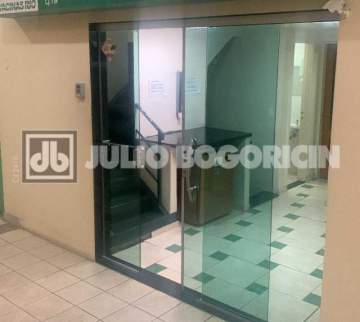Oportunidade - EXCELENTE LOJA COMERCIAL, 3 ANDARES, EM SHOPPING MEDICAL CENTER, AO LADO DO CONDOMINIO NOVA BARRA, COM DIREITO A 01 VAGA OPORTUNIDADE - JBRB713384