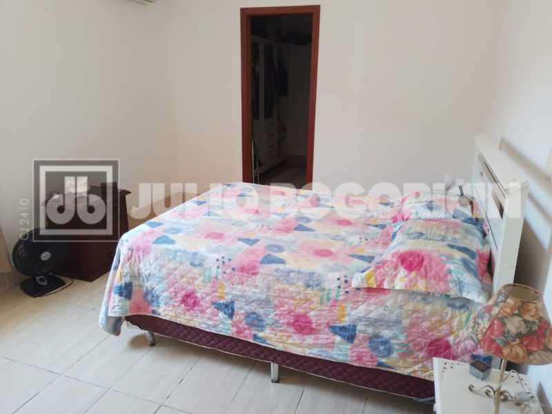 11praiadabandeiracasalinearcen - 13