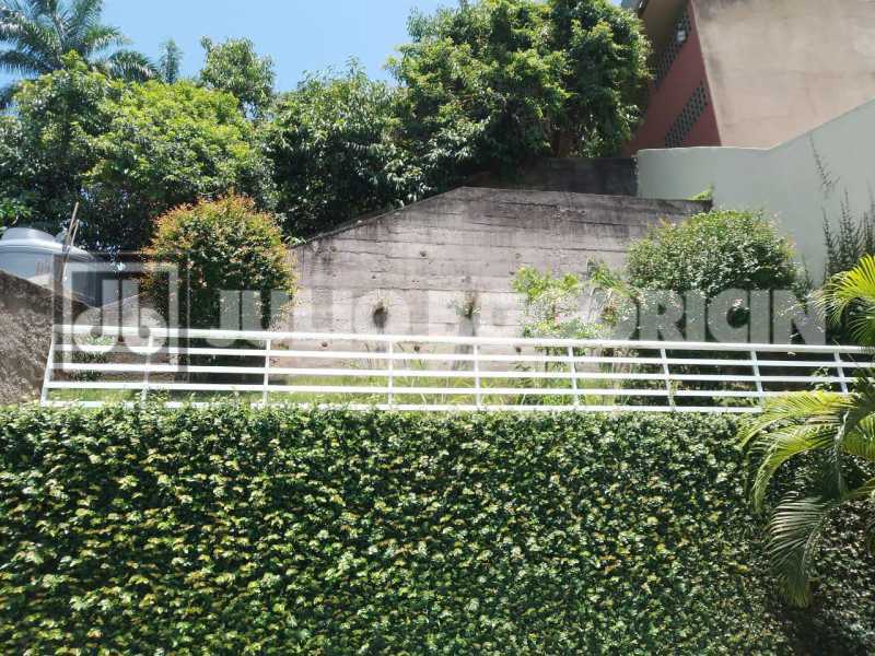 21praiadabandeiracasalinearcen - 21