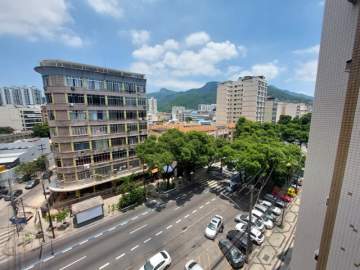 Ótima localização - JULIO BOGORICIN VENDE - TIJUCA - 150M2 - VARANDA - 3 QUARTOS . - JBAP304768