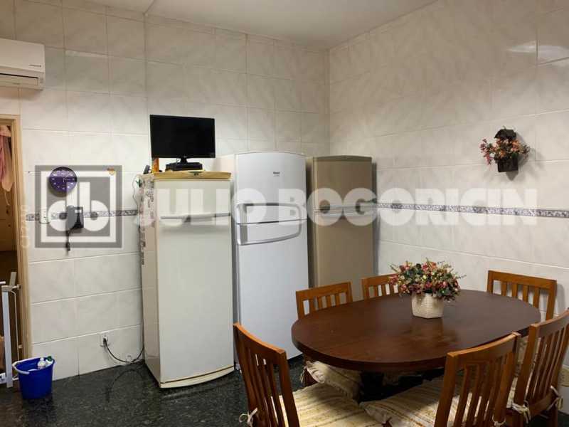 8 - COPACABANA - 4 QUARTOS - J - 8