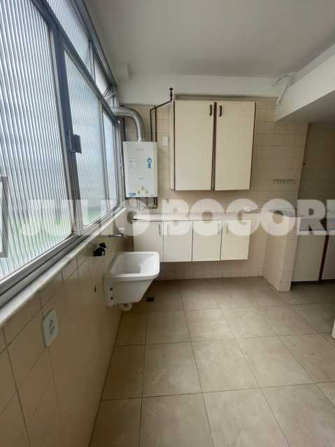 AREA DE SERVIÇO. - 16