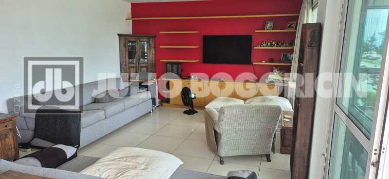 38b1c939-922c-4700-af6f-7187d2 - 8