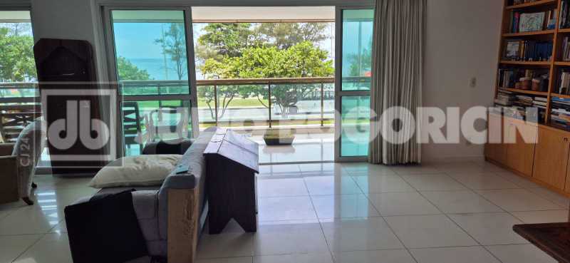 8594d5a6-c348-4acb-b7fb-27983d - 6