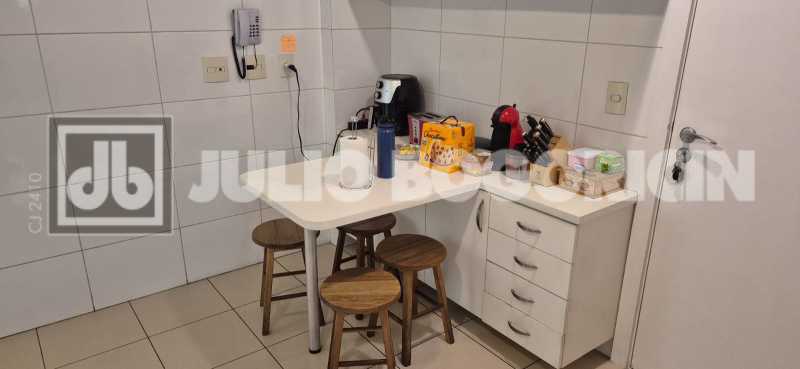 ad9b45b7-cbab-4fc5-ba19-6f7d80 - 23