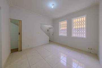 Ótima localização - Localização privilegiada, casa triplex em vila, com 3 quartos, entre o metrô da Saens Pena e José Higino - JBT66167