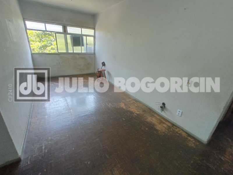 05portuguesaapartamentosala02q - 6