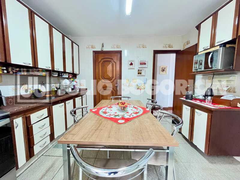 c0149ef3-1575-47c3-89f6-4b8010 - 21