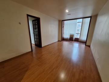 Apto em Copacabana,2 quartos,fundos,andar alto,varanda interna,silencioso - JBC29721