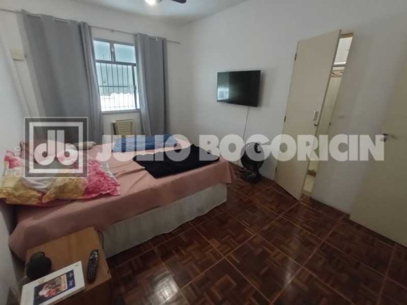 11tauaamploapartamentosala03qu - 11