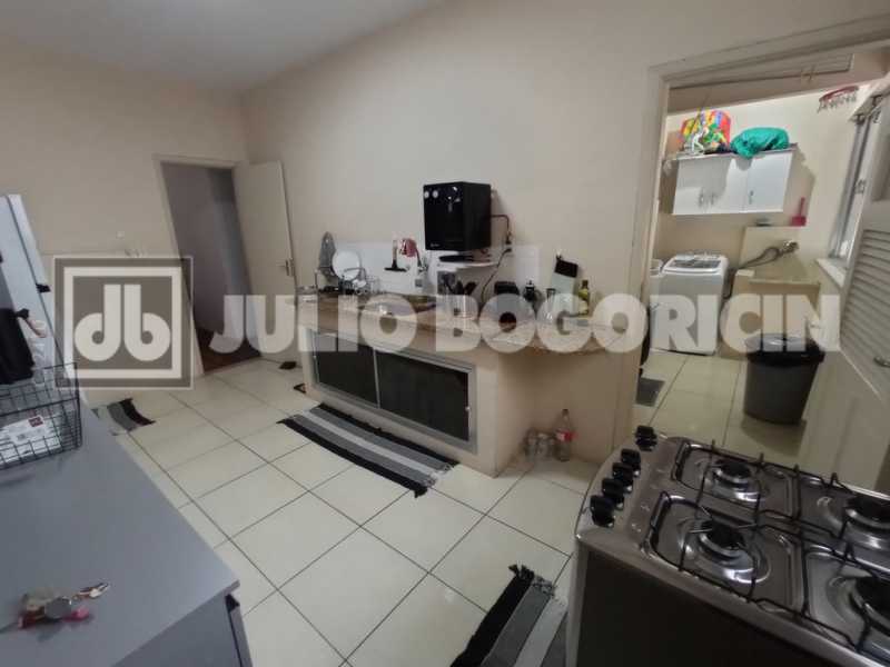 18tauaamploapartamentosala03qu - 18