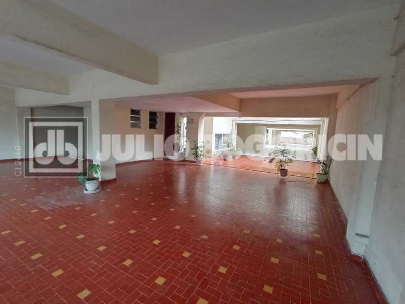 23tauaamploapartamentosala03qu - 23