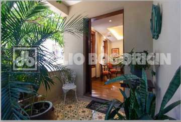 Maravilhosa Casa duplex em condomínio fechado , com segurança completa ,04dormitórios , salão , varandas quintal 02 vagas - JBF61503