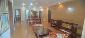 Amplo apartamento, 2 varandões, 4 quartos (2 suítes), churrasqueira, 2 vagas de garagem. Condomínio barato. - JBT43277