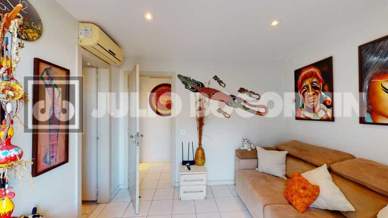 suite23 - 33
