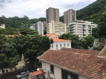 Laranjeiras 4 andares 3 quartos vaga escriturada livre frente fundos desocupado reformado portaria - JBF42053