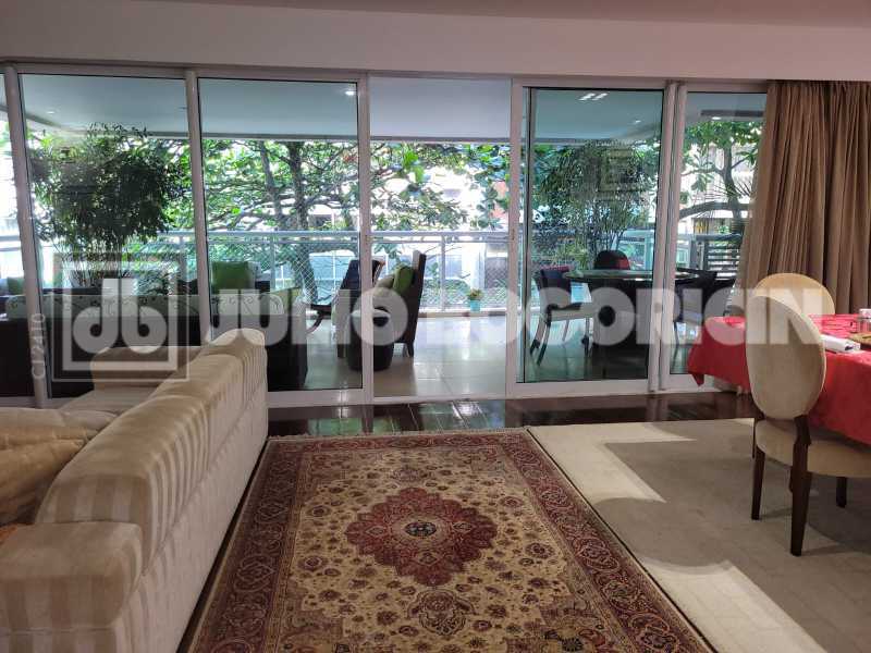 04leblonvaranda4suites3vagasjb - 4