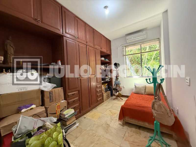 Quarto - 27