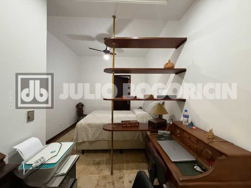 Suíte/ Área de Trabalho - 23