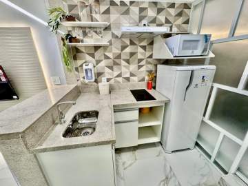 Imperdível - CENTRO - AV RIO BRANCO - EM FRENTE AO METRÔ CARIOCA - STUDIO DIV SALA E QUARTO - LAVABO - SUÍTE - MOBILIADO - JBF16631