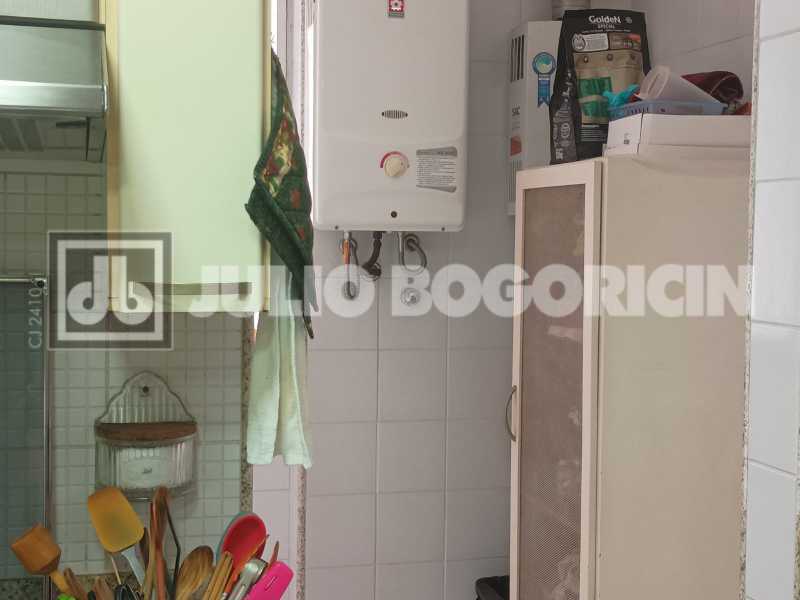 AREA DE SERVIÇO. - 36