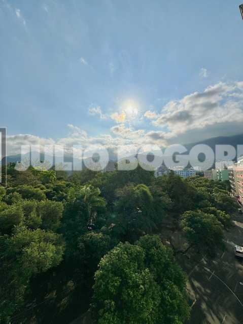deec6b73-f836-4272-bf8e-44ba6b - 30