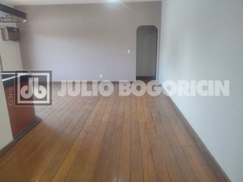 02RuaMaxwell4quartossendo1suit - 2